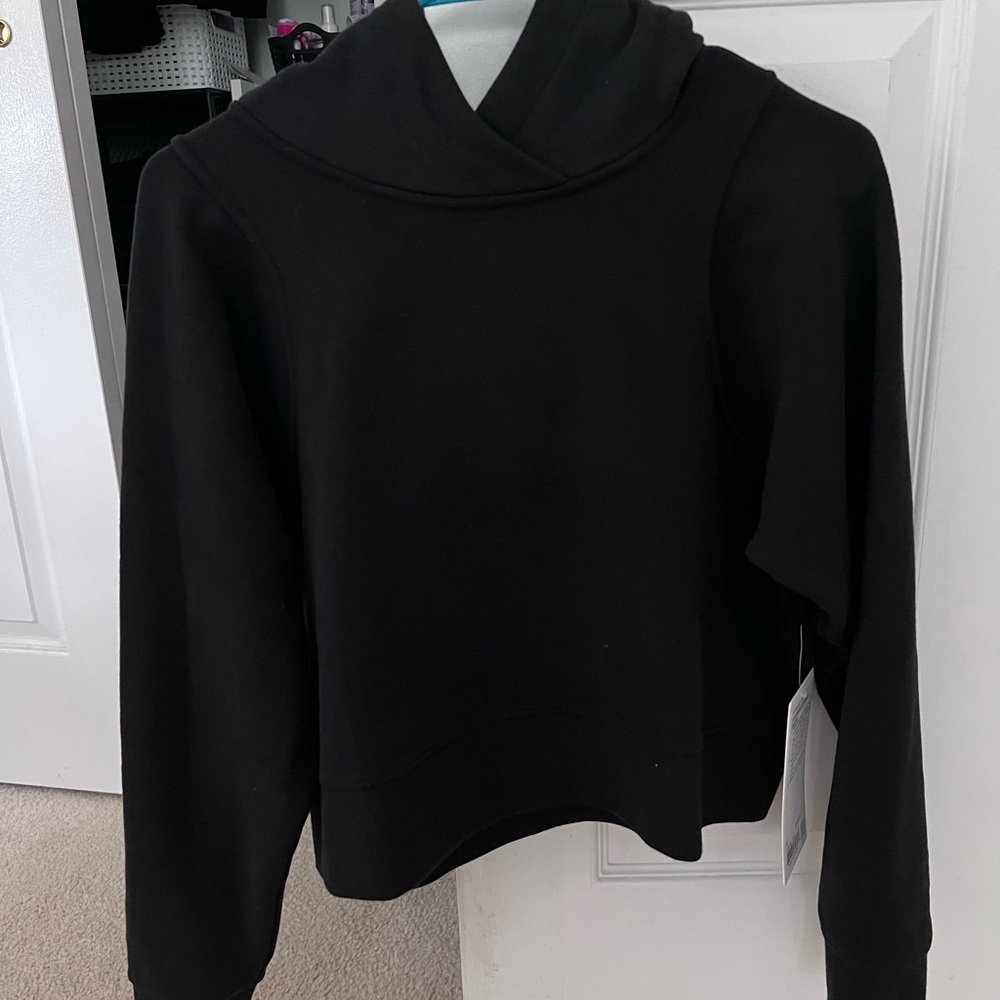 Lululemon loungeful cropped black hoodie